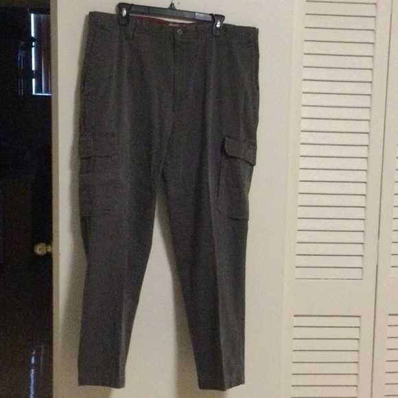 Dockers pants size W 38. L30 100% cotton relaxed fit.                      #42 - Picture 2 of 5
